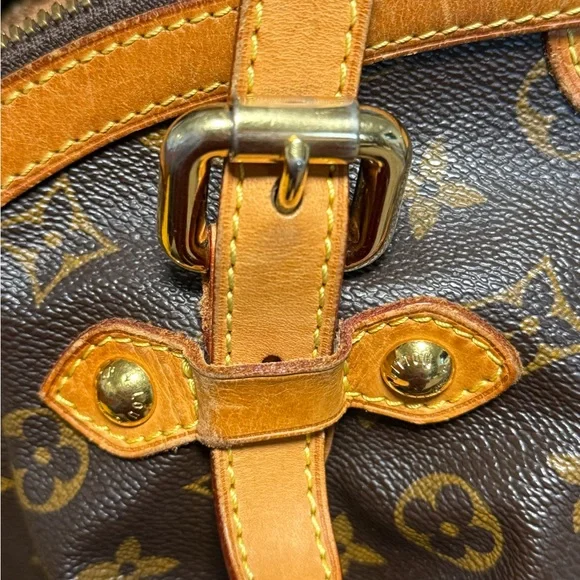 Louis Vuitton Tivoli Tan and Brown Monogram Shoulder Bag - Picture 3 of 16